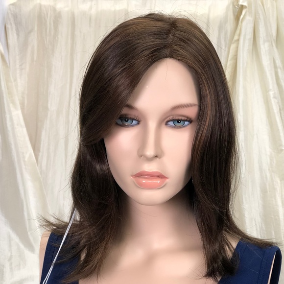 NWT Dark Brown Auburn Layered Shoulder Length Wig - Picture 3 of 8